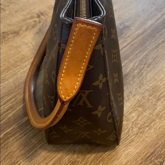 Louis Vuitton Looping MM - Picture 5 of 16